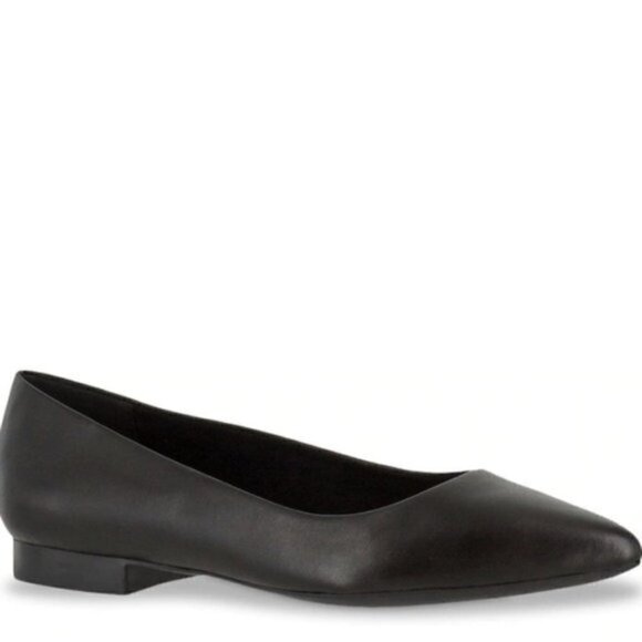 Bella Vita Black Leather Vivien Pointed Toe 10M - Picture 1 of 6
